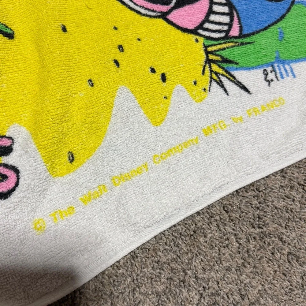 90's Disney Mickey Minnie beach towel